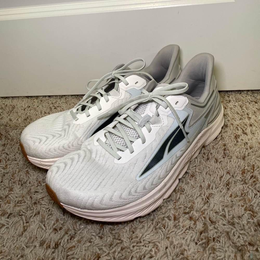 ALTRA 12 MENS OFF WHITE/GRAY ATHLETIC SHOES